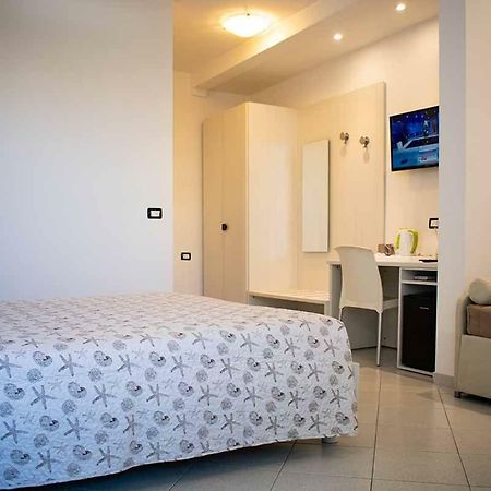 Hotel Delfino Marina Di Carrara Luaran gambar