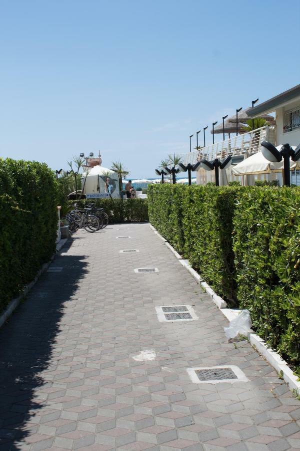 Hotel Delfino Marina Di Carrara Luaran gambar