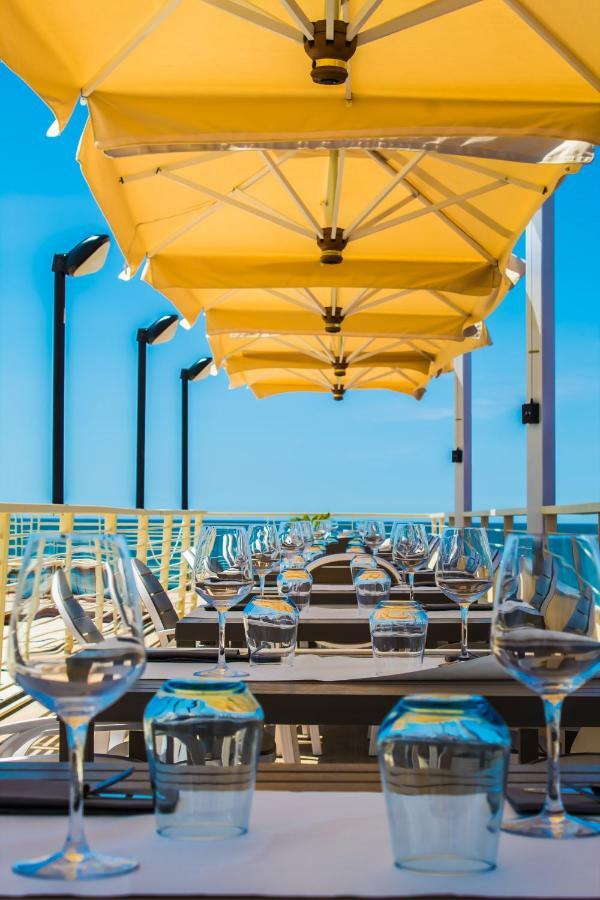 Hotel Delfino Marina Di Carrara Luaran gambar
