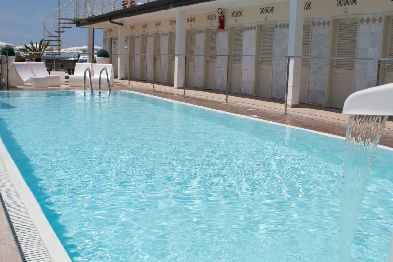 Hotel Delfino Marina Di Carrara Luaran gambar